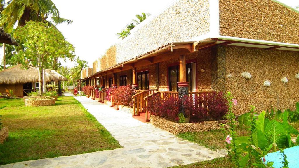 Cooper'S Beach Resort Lucbuan Kültér fotó