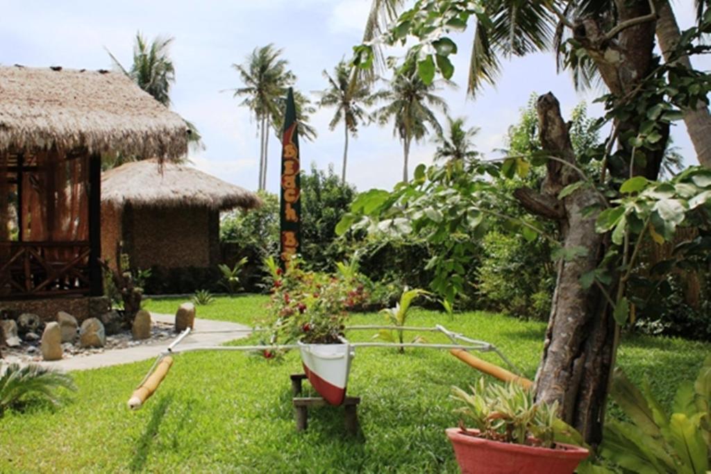 Cooper'S Beach Resort Lucbuan Kültér fotó