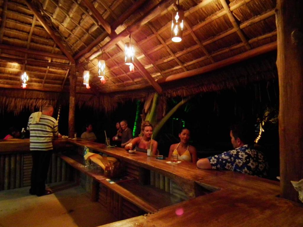 Cooper'S Beach Resort Lucbuan Kültér fotó