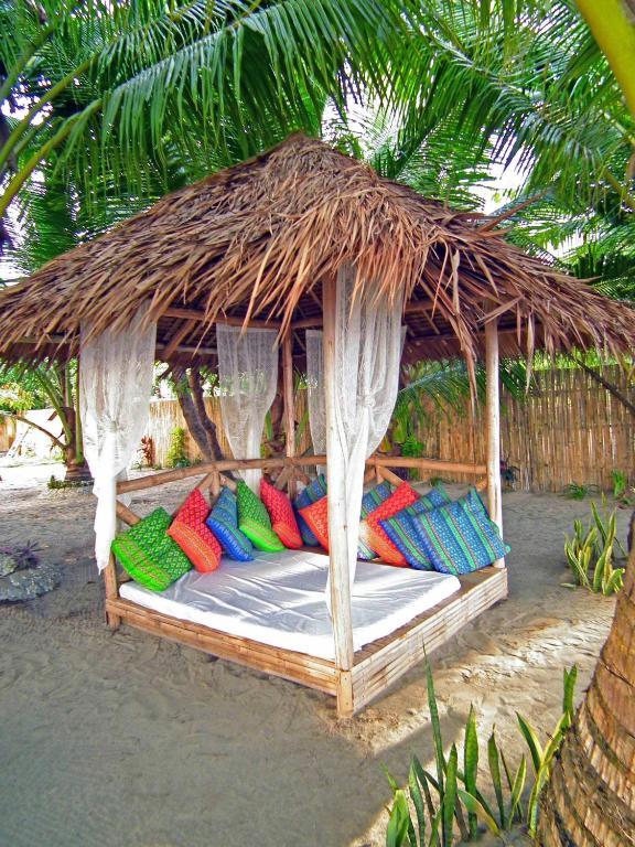 Cooper'S Beach Resort Lucbuan Kültér fotó