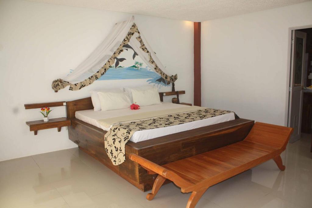 Cooper'S Beach Resort Lucbuan Kültér fotó