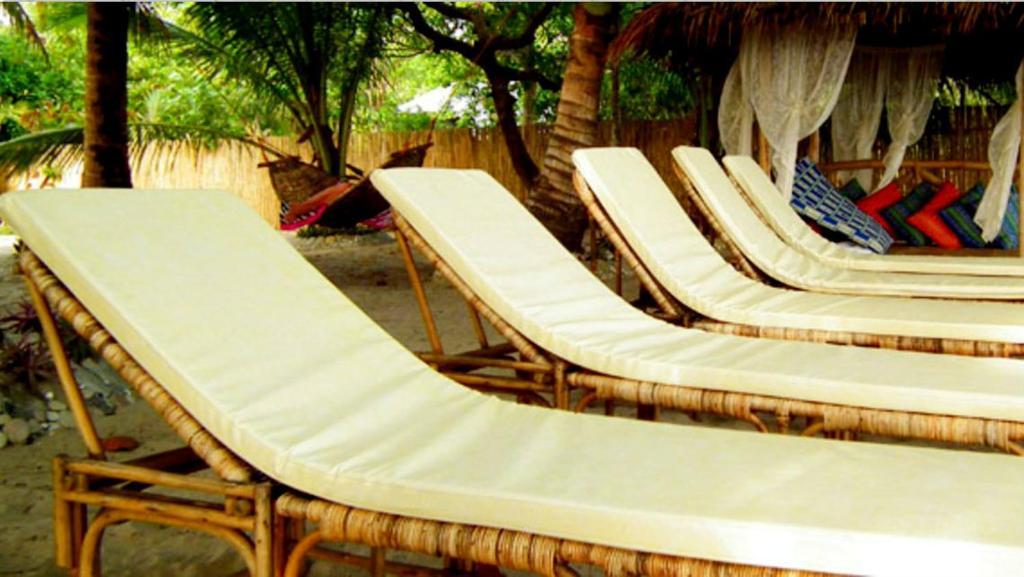 Cooper'S Beach Resort Lucbuan Kültér fotó