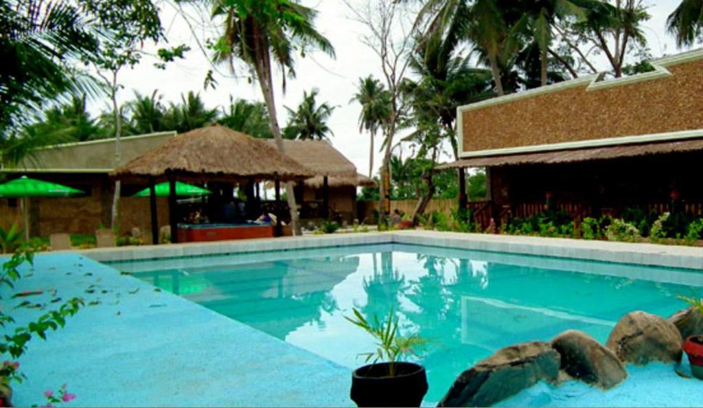 Cooper'S Beach Resort Lucbuan Kültér fotó