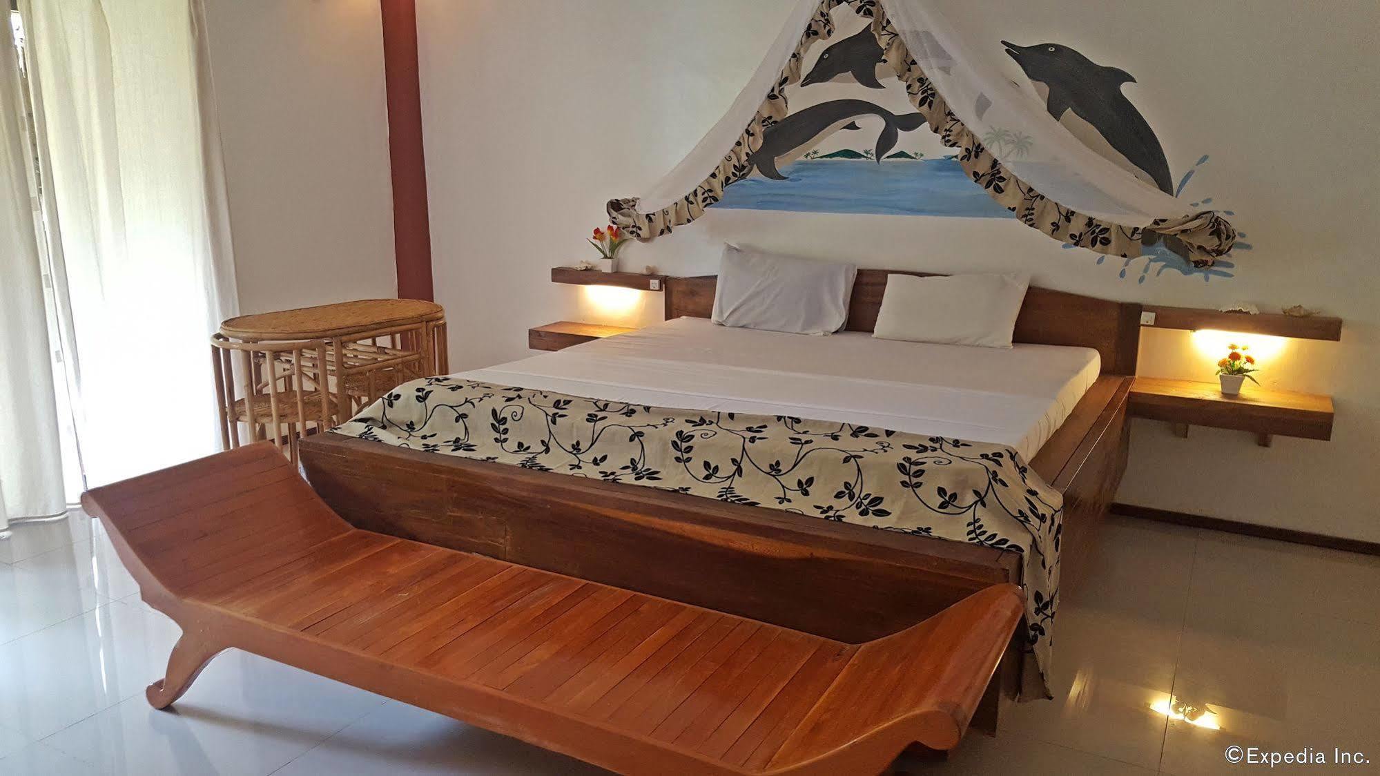 Cooper'S Beach Resort Lucbuan Kültér fotó